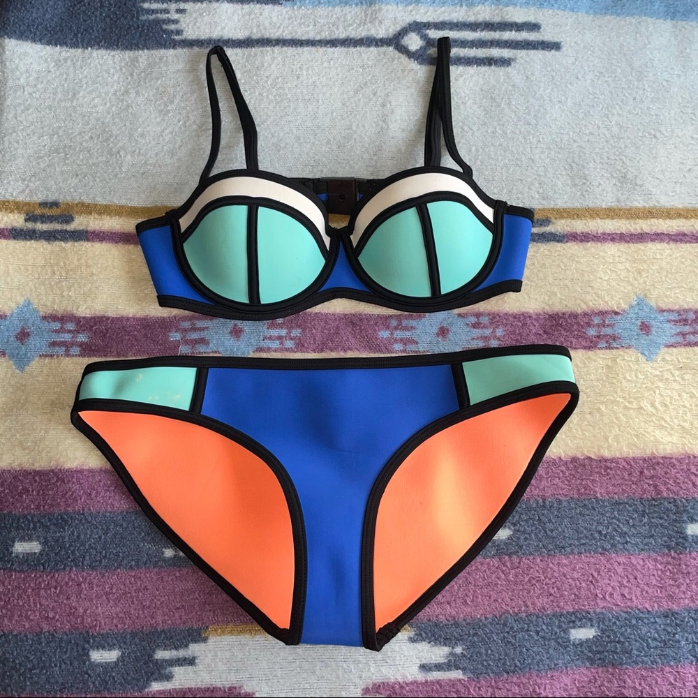 Triangl bikini size small